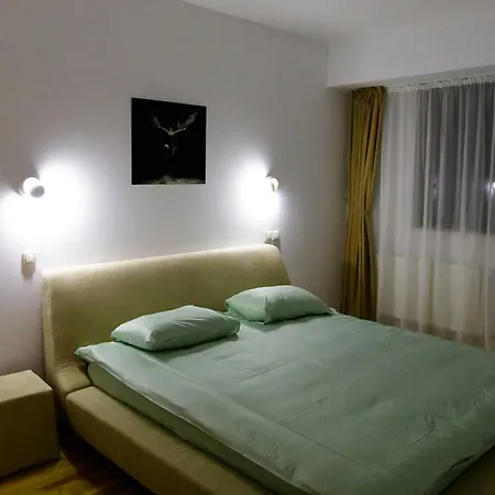 Fiftythree Apartament *